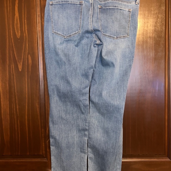 NEW Women’s Old Navy MID-rise power slim straight jeans - Picture 2 of 7